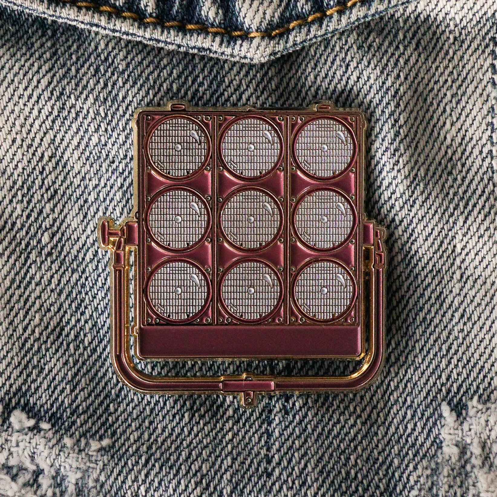 9 Light Enamel Pin (Glow in the Dark) - Image 5