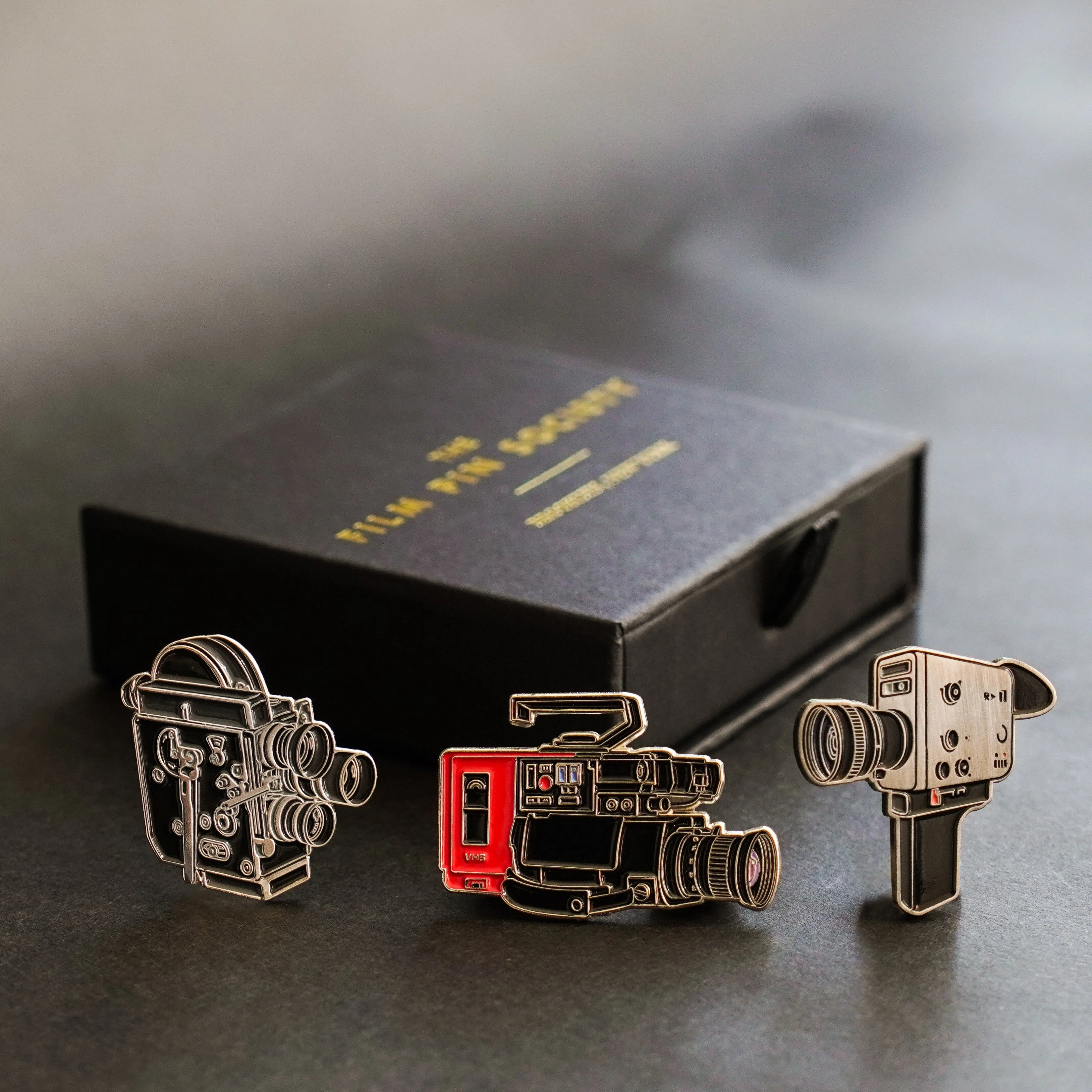 Vintage Cameras Pin Box Set - Image 3
